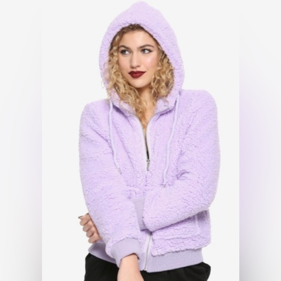 Hot Topic Jackets & Blazers - Hot Topic -Large Lavender Fuzzy Girls Hoodie EUC